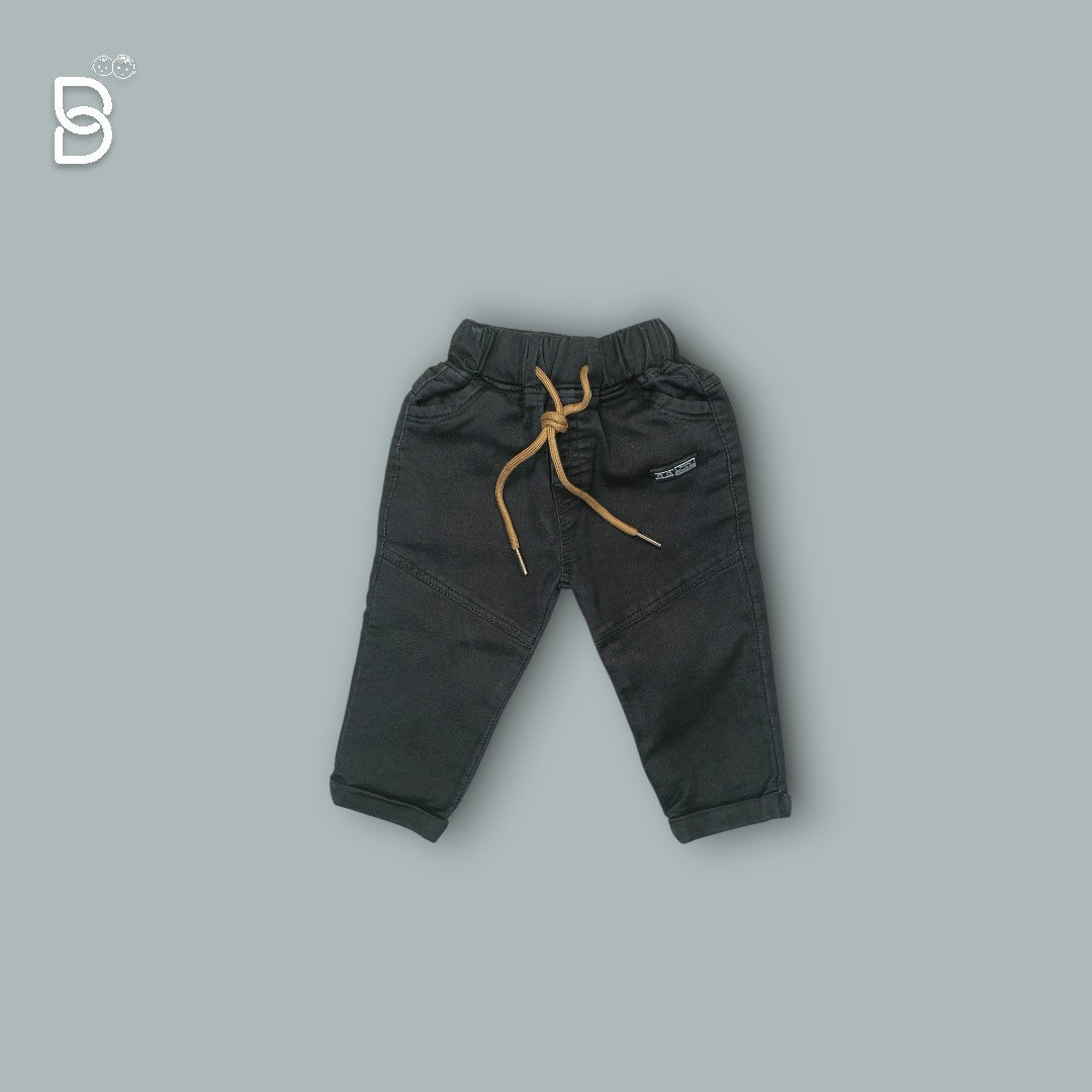 BROWN FULL SLEEVES T-SHIRT & BLACK PANT