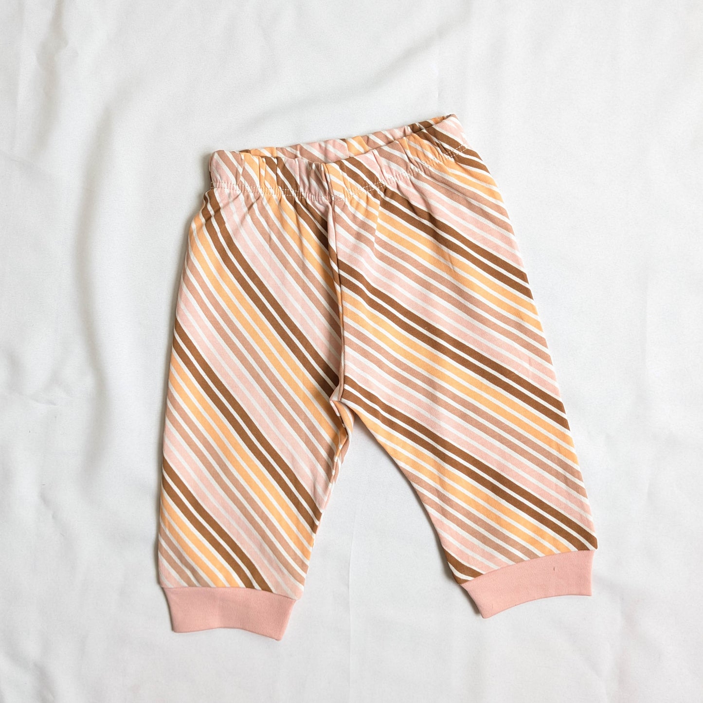 Giraffe Graphic Ruffle Top & Diagonal Striped Pants Set